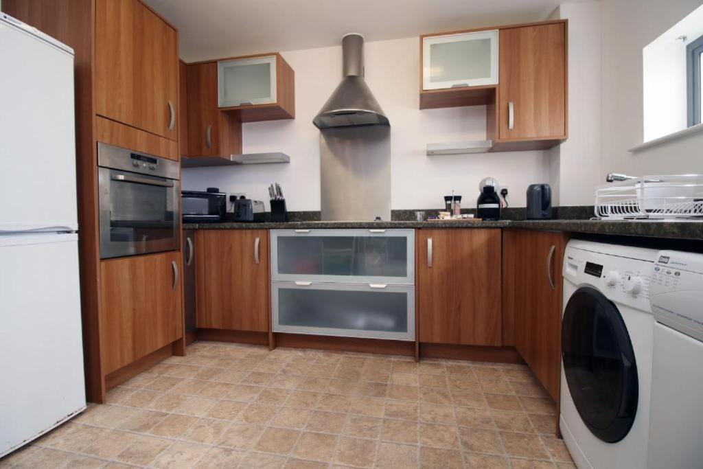 Observatory 2 Bedroom Apartment Overlooking Beach Суонси Экстерьер фото